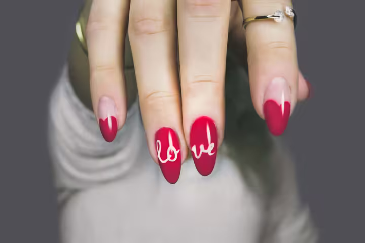 Dailonsy Nails image
